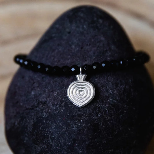 NYD x ARTBEET ONYX BRACELET WITH SILVER MEDAL